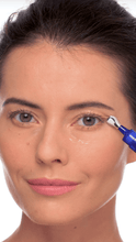 Charger l&#39;image dans la galerie, conçu pour atténuer l&#39;apparence des rides d&#39;expression, des plis et des creux, tout en repulpant et en favorisant une peau saine pour un regard visiblement revitalisé. Son applicateur rafraîchissant apaise la peau et revigore le regard fatigué -  SK dermo esthétique
